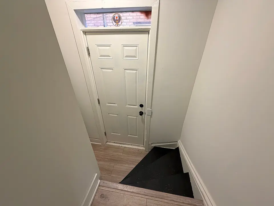 Entry at 39 Auburn Ave
