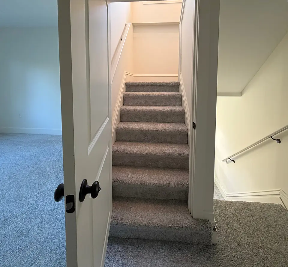 39 Auburn Ave photo 19
