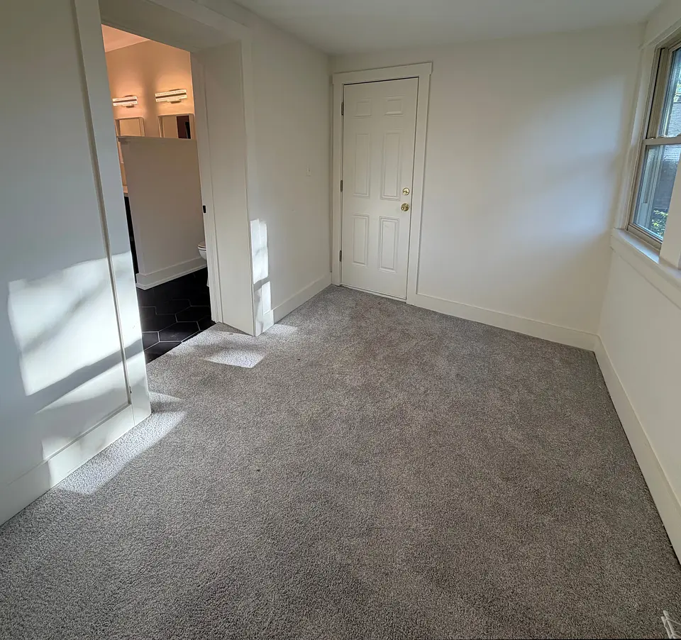 39 Auburn Ave photo 16