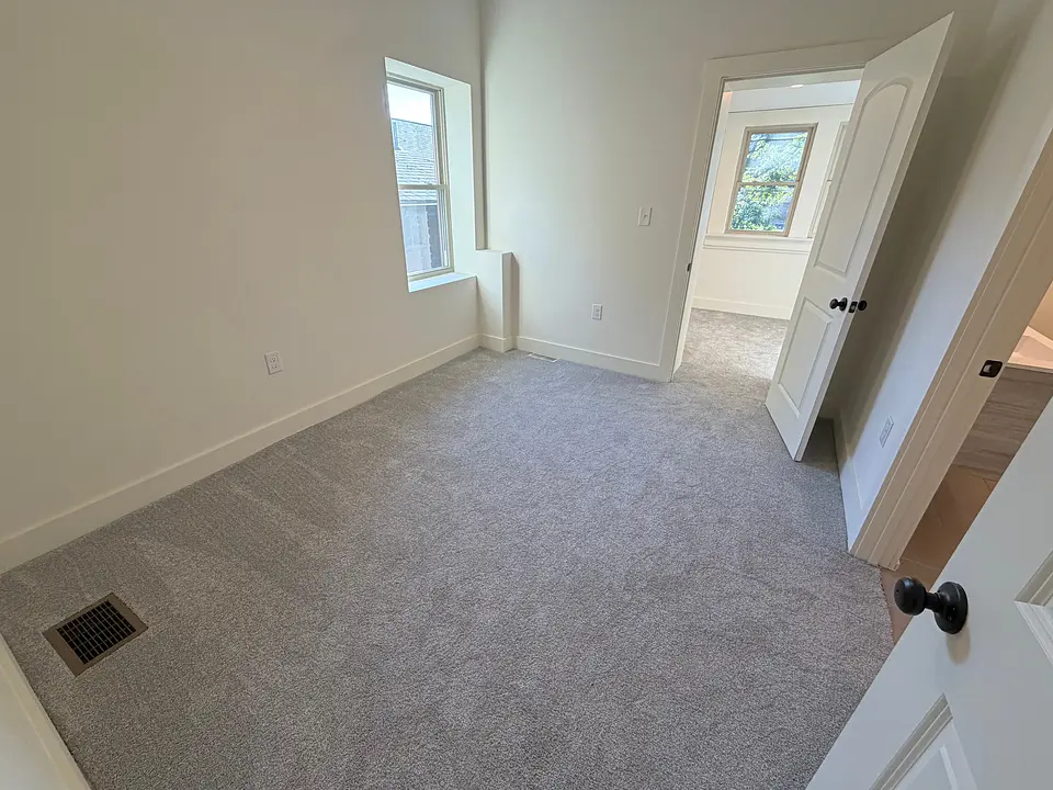 39 Auburn Ave photo 14