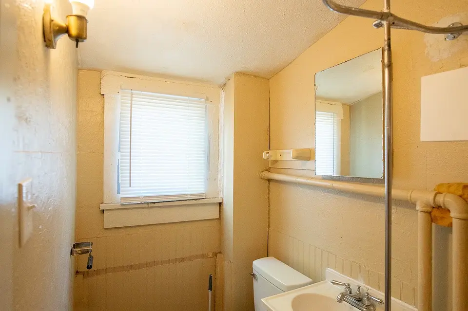 311 Hart St photo 14