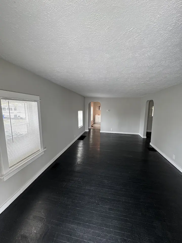Living room at 4450 Woodcliffe Ave