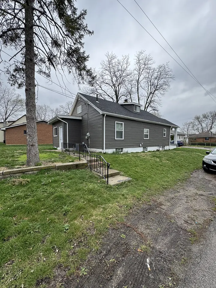 4450 Woodcliffe Ave photo 23