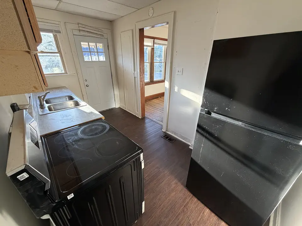 639 Racine Ave photo 8