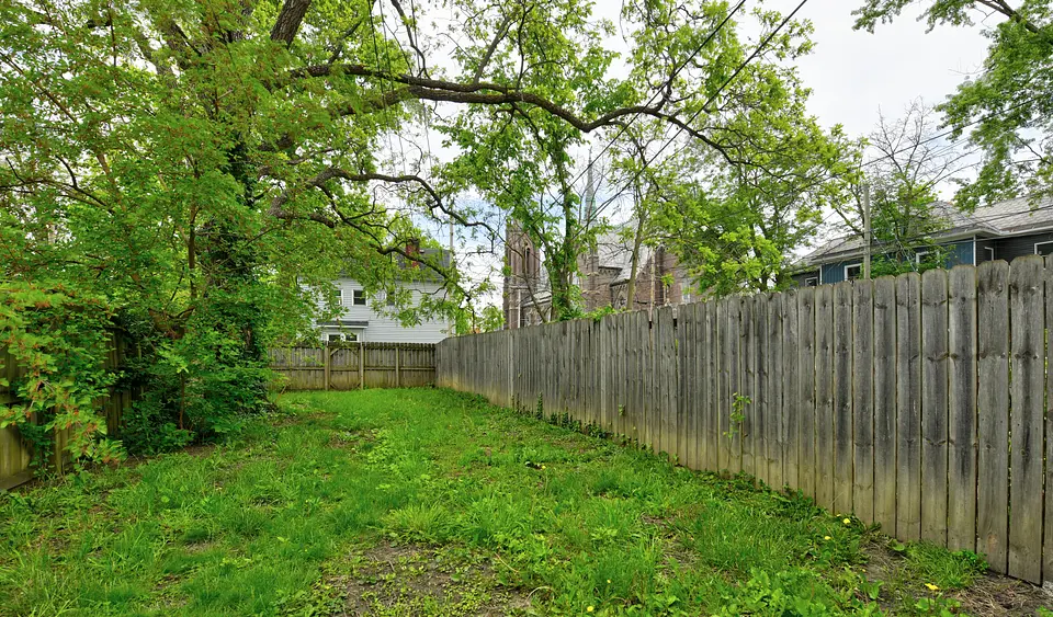 685 S Champion Ave photo 27
