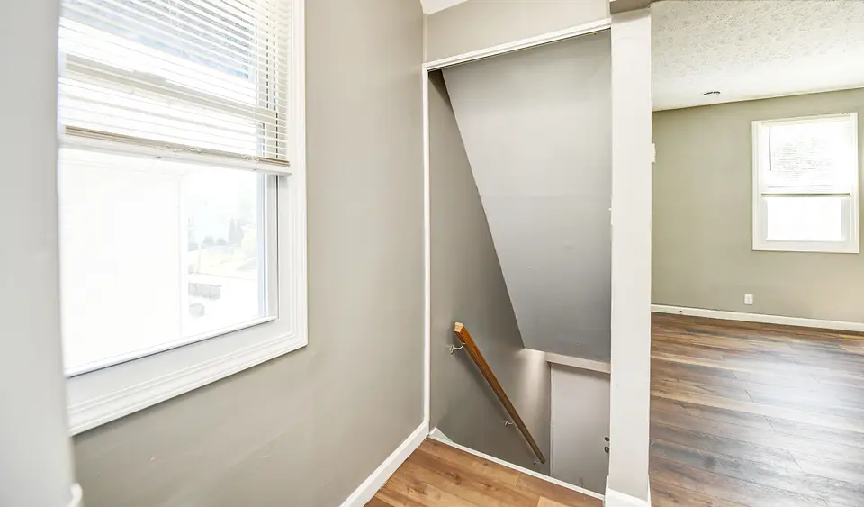 Entry at 366 Wrexham Ave