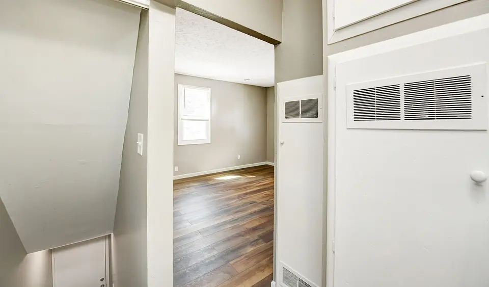 Entry at 366 Wrexham Ave