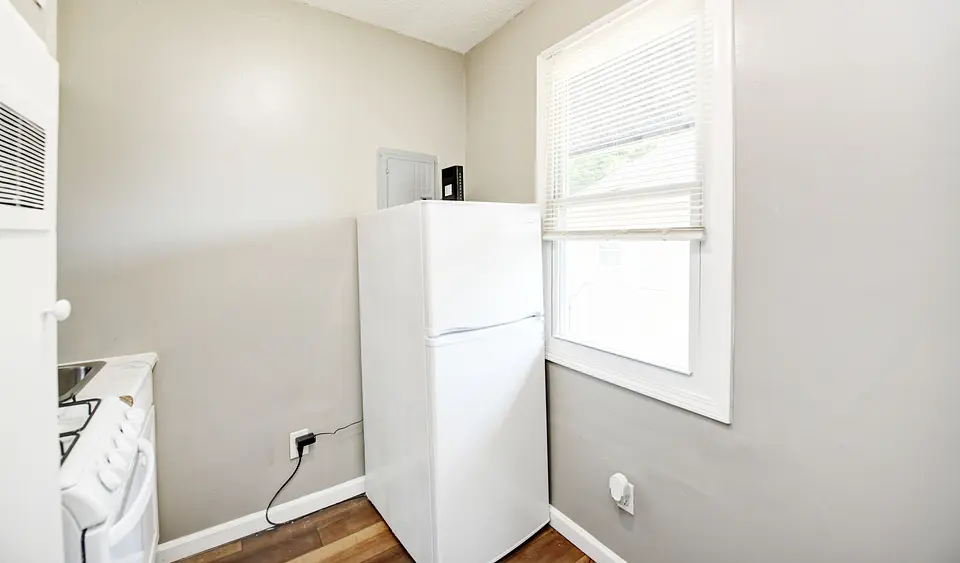 366 Wrexham Ave 366 1-2 photo 15