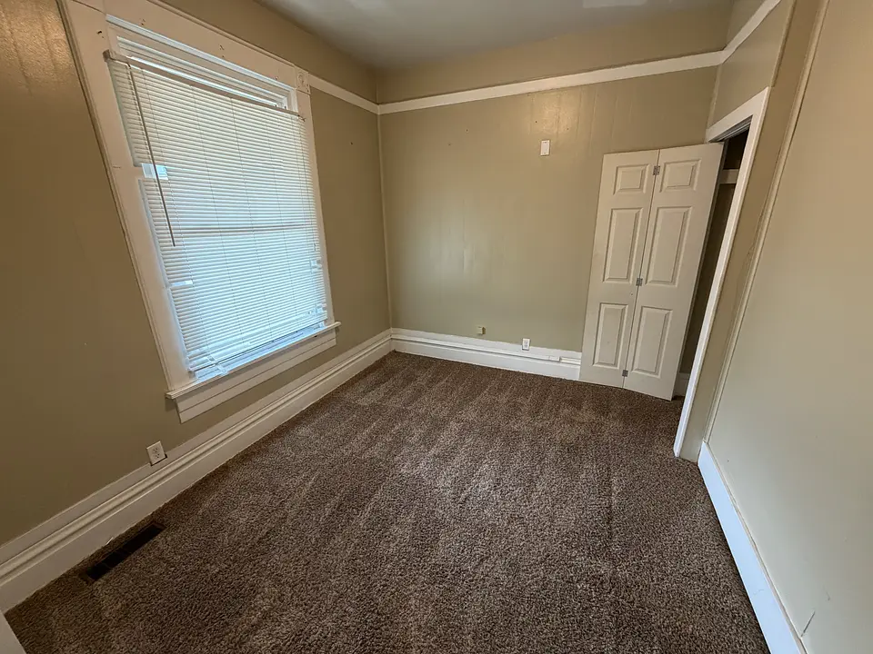 Bedroom at 1490 Indianola Avenue
