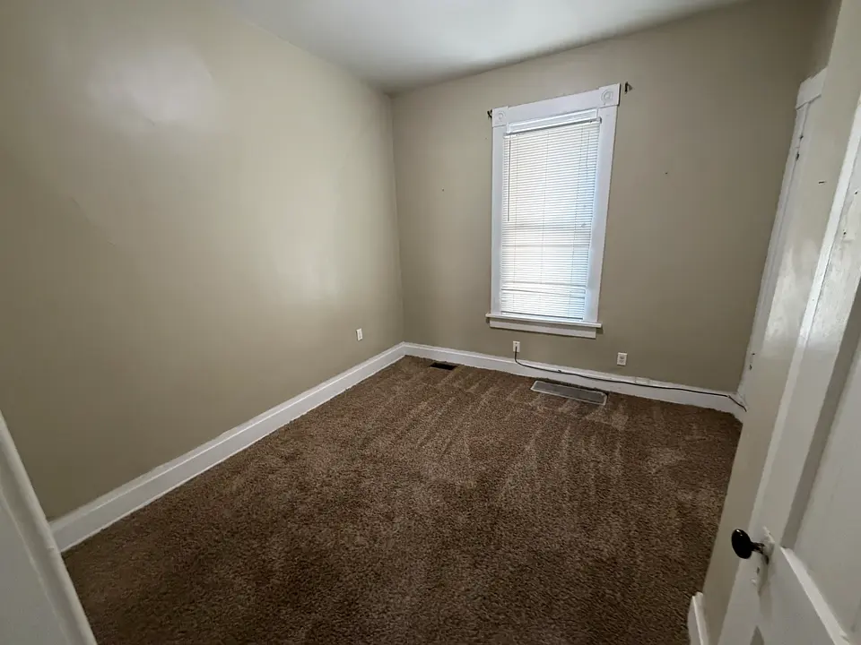 1490 Indianola Avenue photo 6