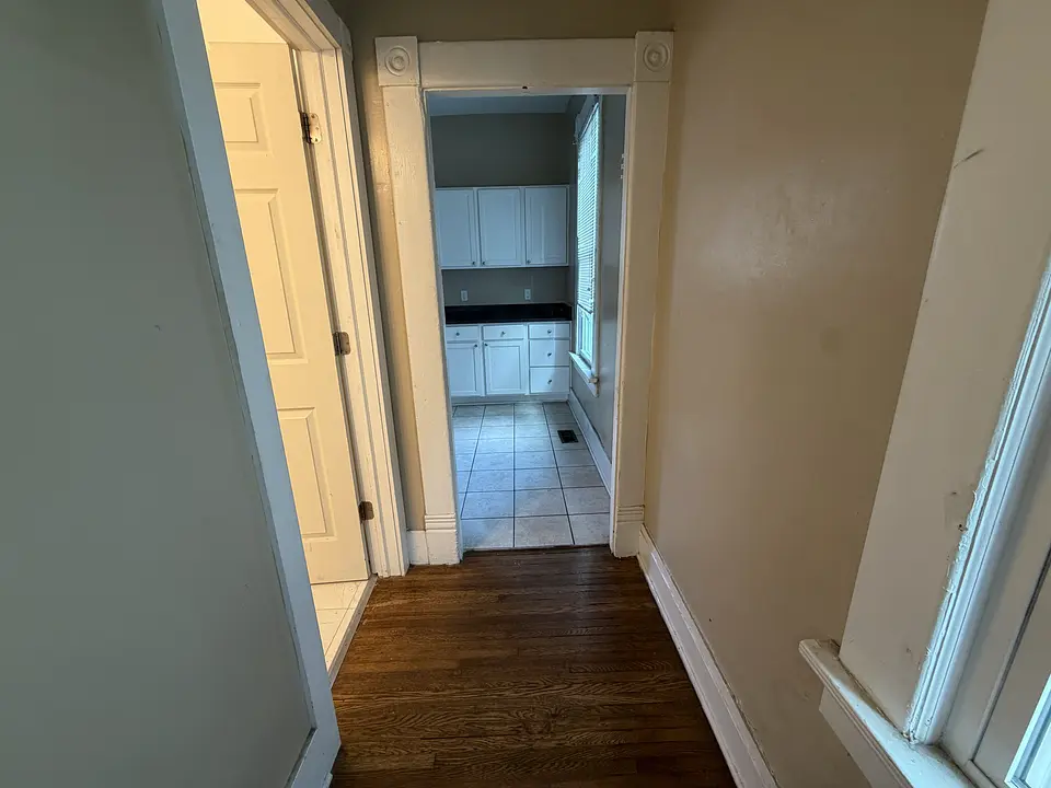 1490 Indianola Avenue photo 8