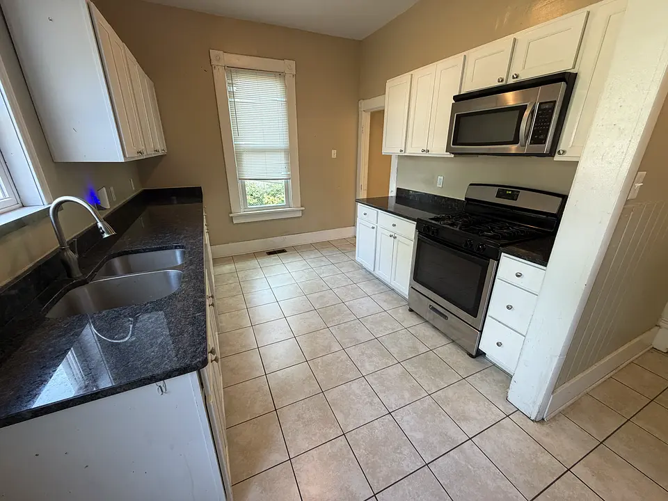 1490 Indianola Avenue photo 11