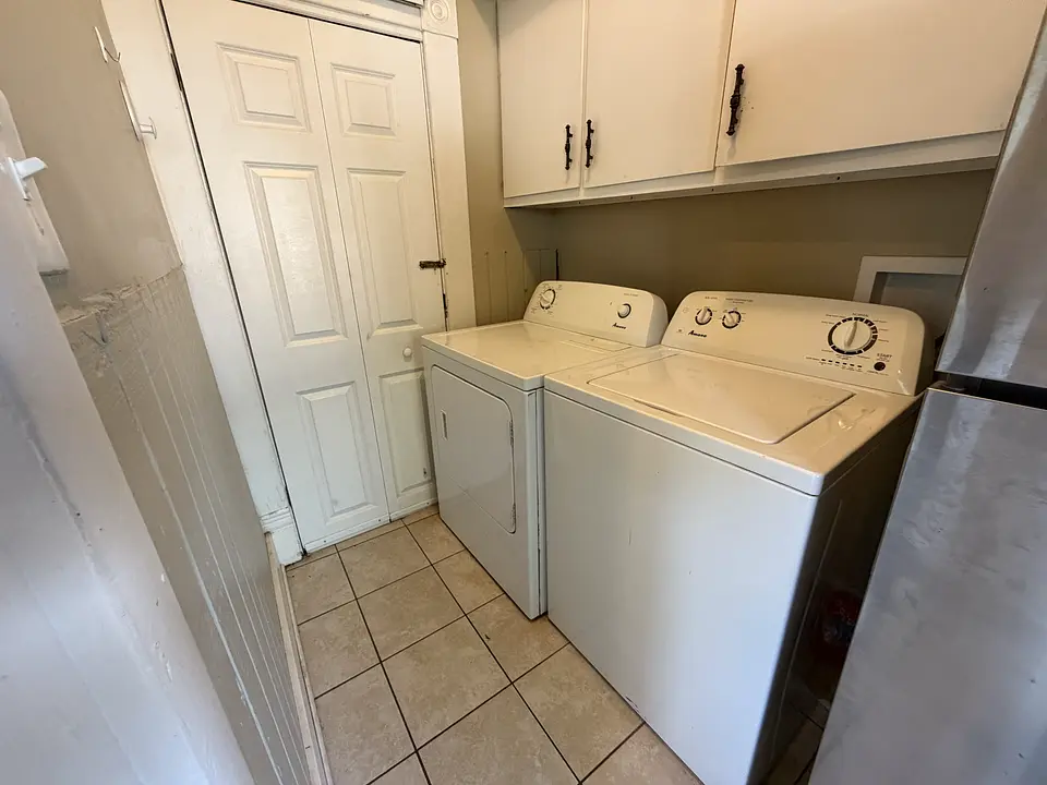 1490 Indianola Avenue photo 12