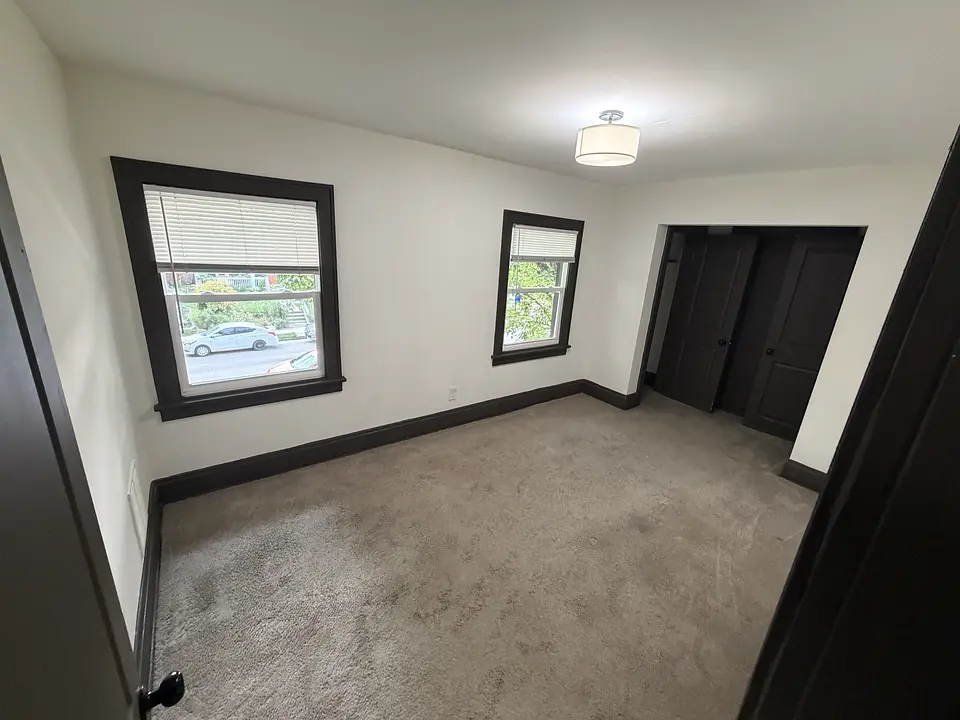1130 Wilson Ave photo 13