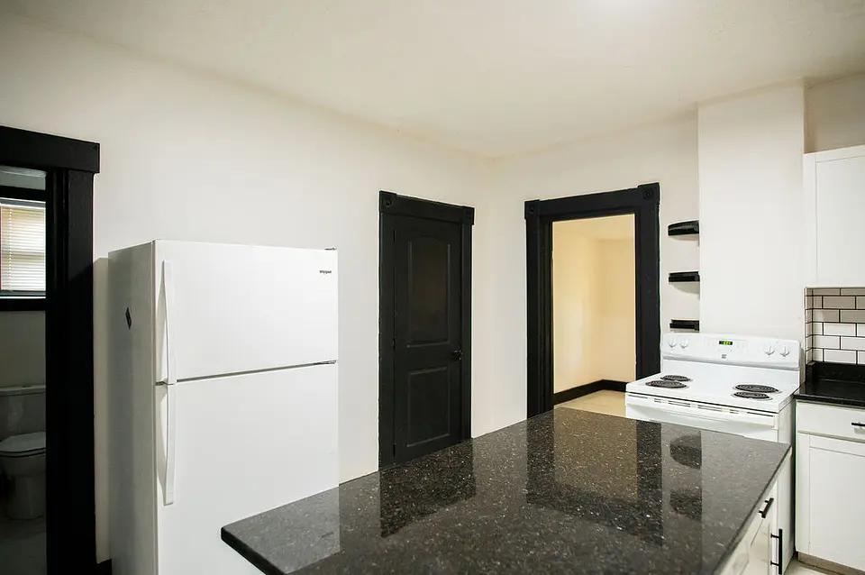 415 Brightwood Ave photo 14