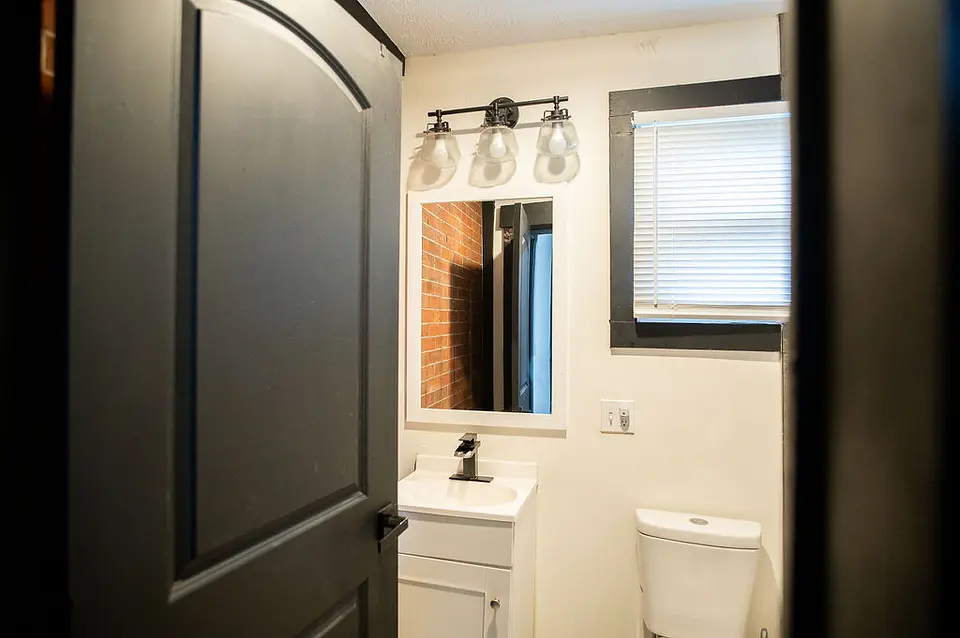 415 Brightwood Ave photo 16