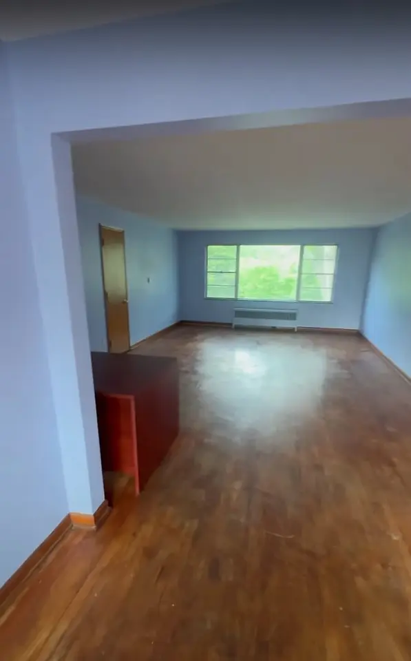 2421 Riverside Dr 2 photo 10