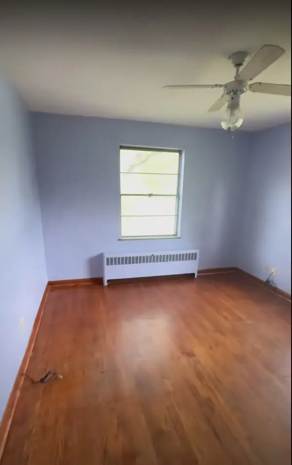 2421 Riverside Dr 2 photo 11