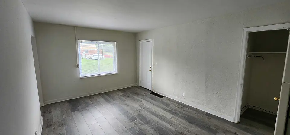 Bedroom at 2706 Oxford Avenue