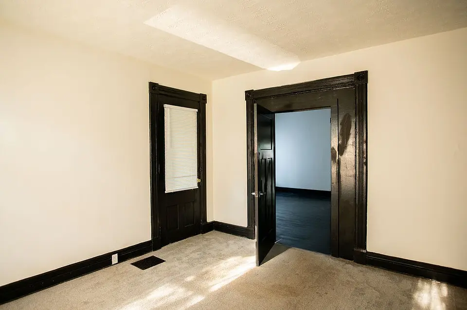 415 Brightwood Ave photo 11