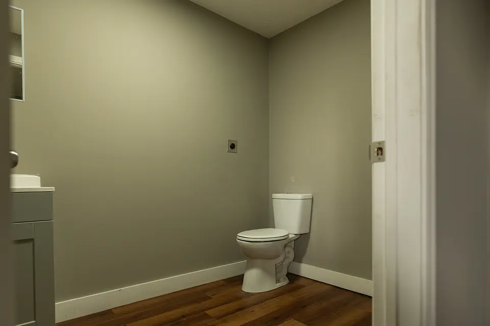 429-431 Bolander Ave photo 55
