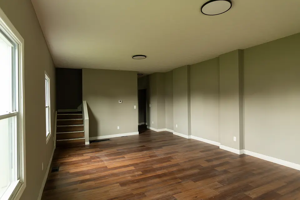 429-431 Bolander Ave photo 8