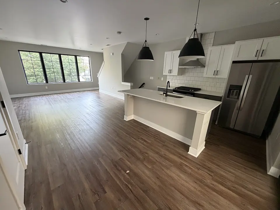 357 Loeffler Ave photo 9