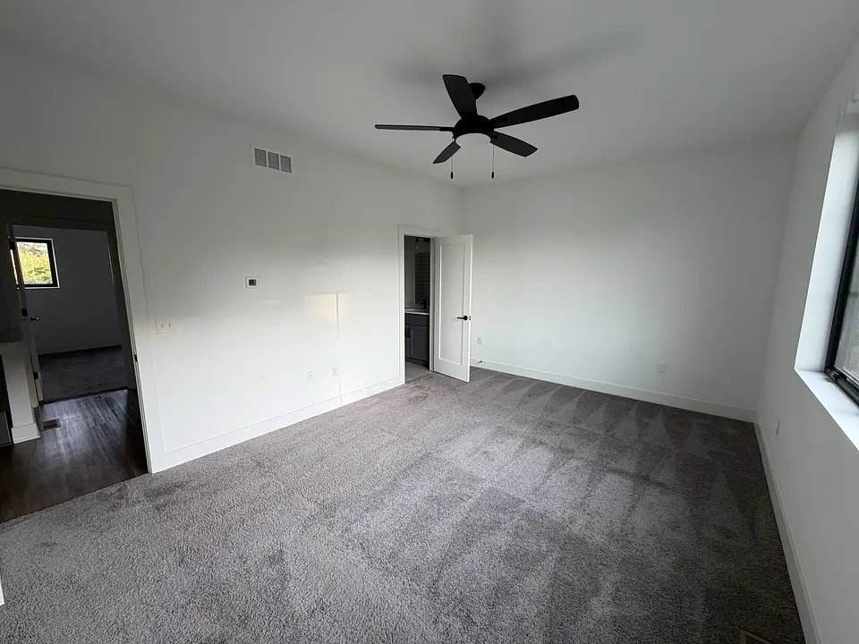 355 Loeffler Ave photo 18