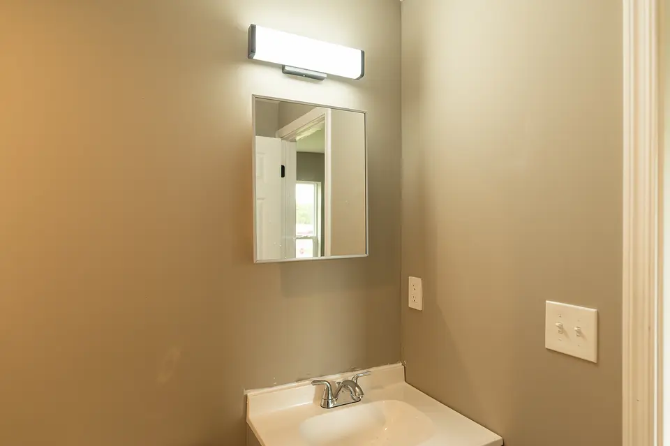 429-431 Bolander Ave photo 45