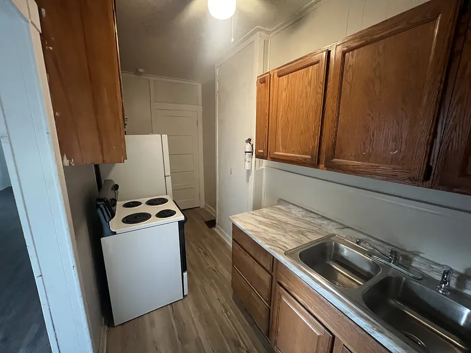 1010-1012 Lorain Avenue photo 6