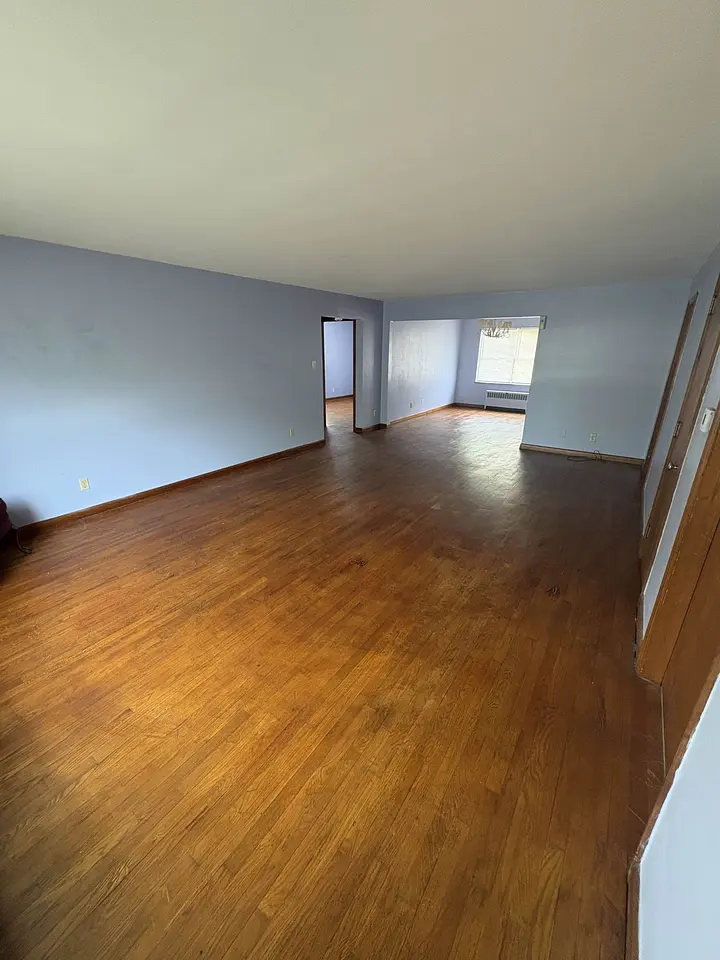 2421 Riverside Dr 1 photo 8