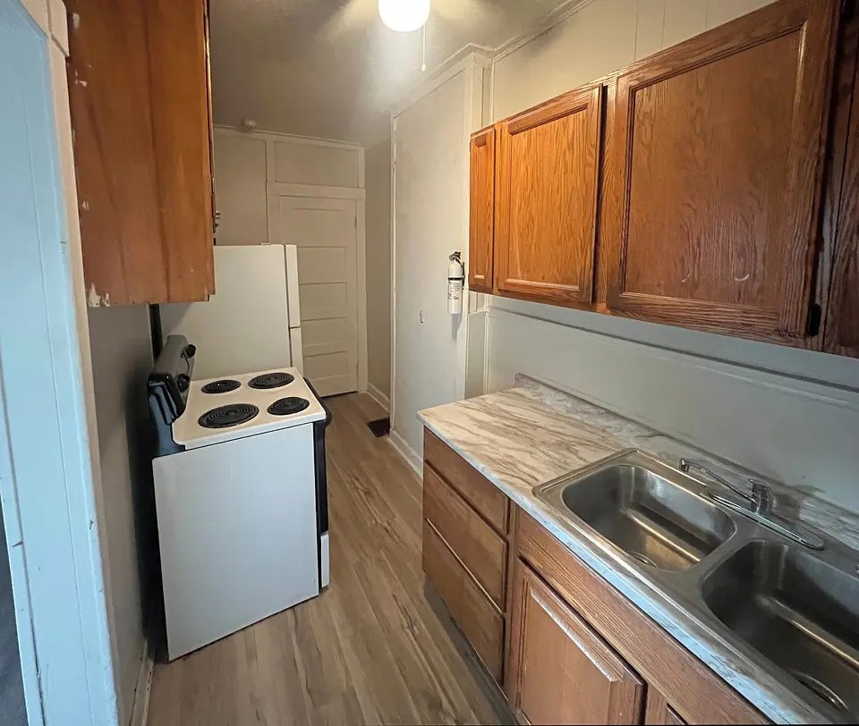 1010-1012 Lorain Avenue photo 6