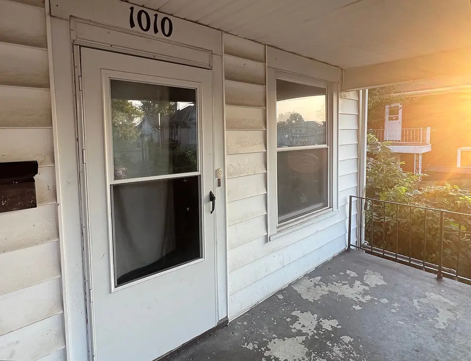 Entry at 1010-1012 Lorain Avenue