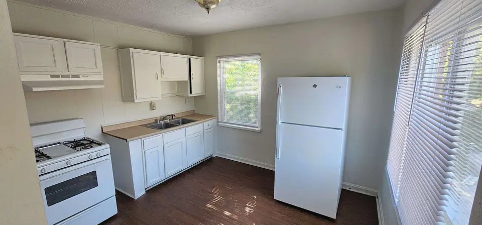 Kitchen at 2706 Oxford Avenue