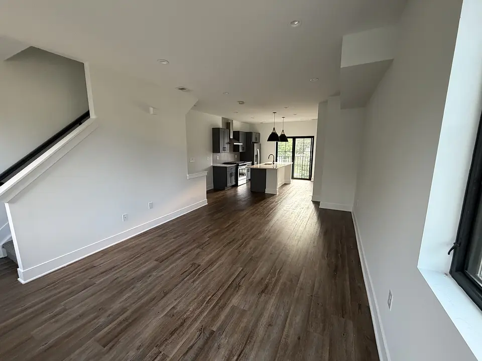 351 Loeffler Ave photo 8