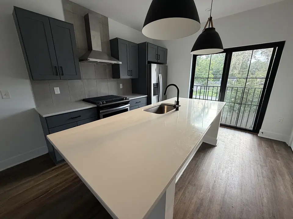 351 Loeffler Ave photo 9