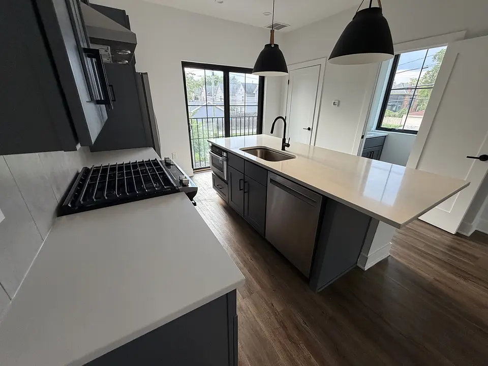 351 Loeffler Ave photo 10