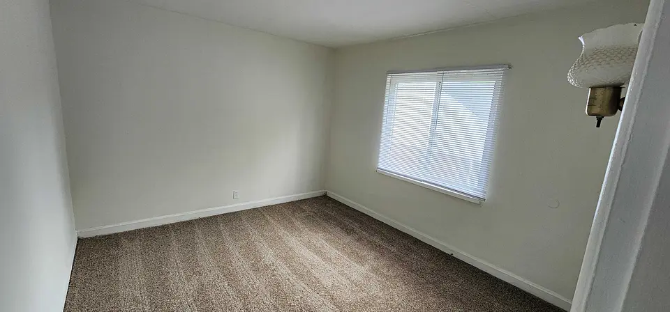 Bedroom at 2706 Oxford Avenue