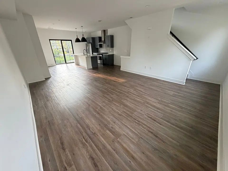 355 Loeffler Ave photo 8