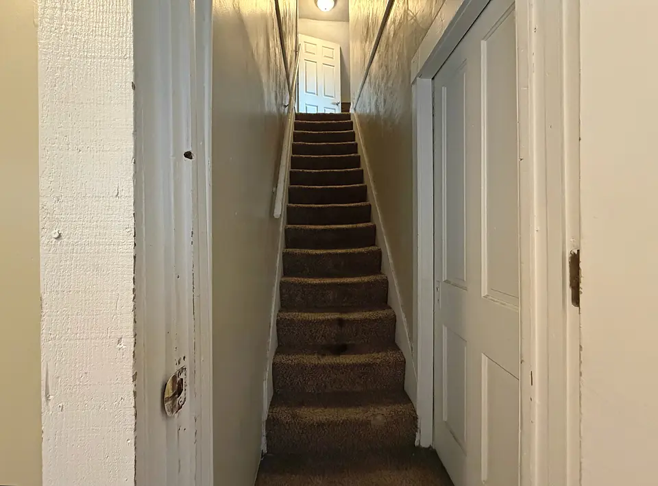 Entry at 1490 Indianola Avenue