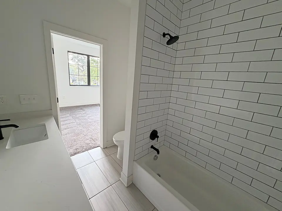355 Loeffler Ave photo 17