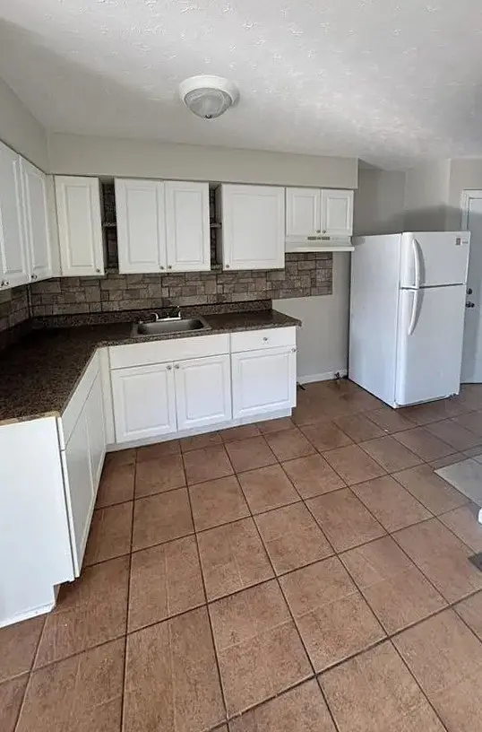 Kitchen at 321 W Norman Ave