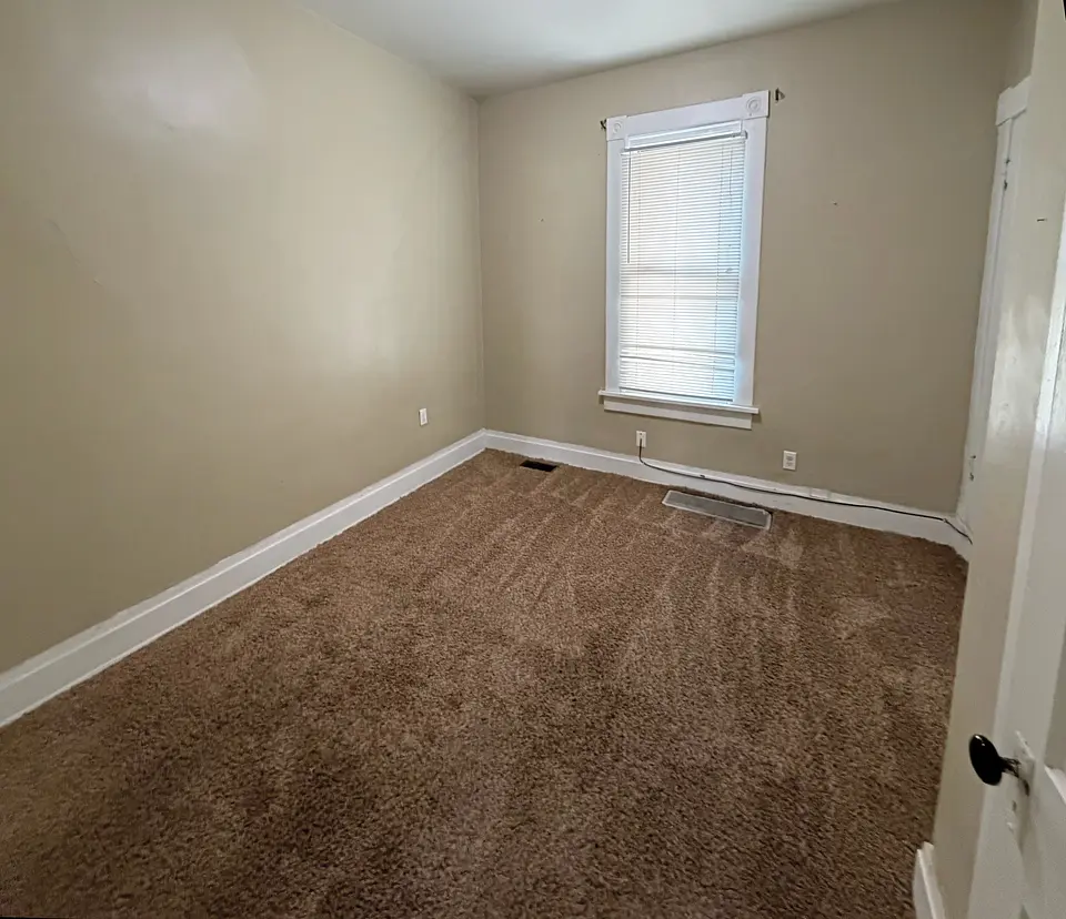 1490 Indianola Avenue photo 16
