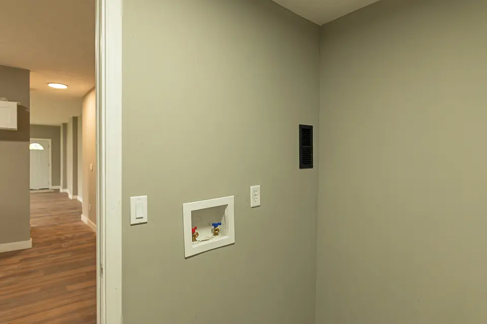 429 Bolander Ave photo 41