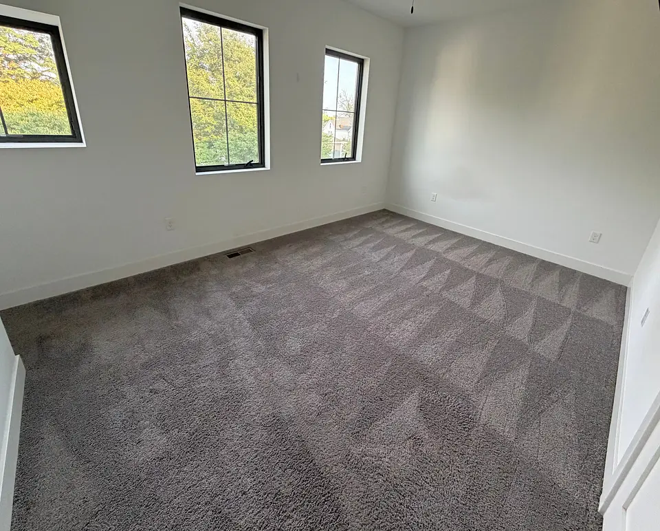 355 Loeffler Ave photo 12